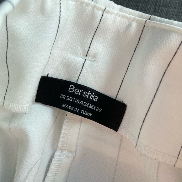 Bershka Striped Paperbag Pants - Picture 4 of 5